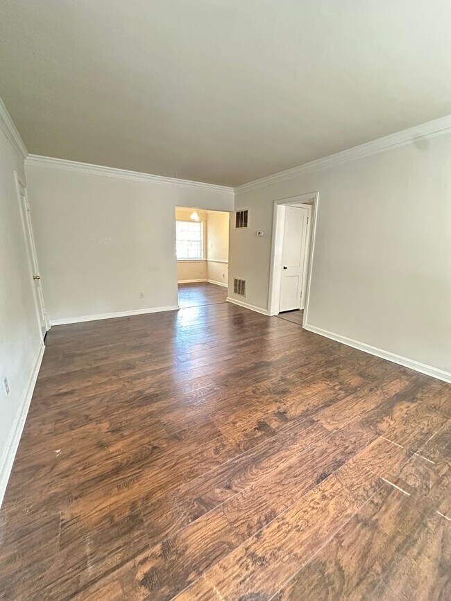 Building Photo - 3411 Bull St