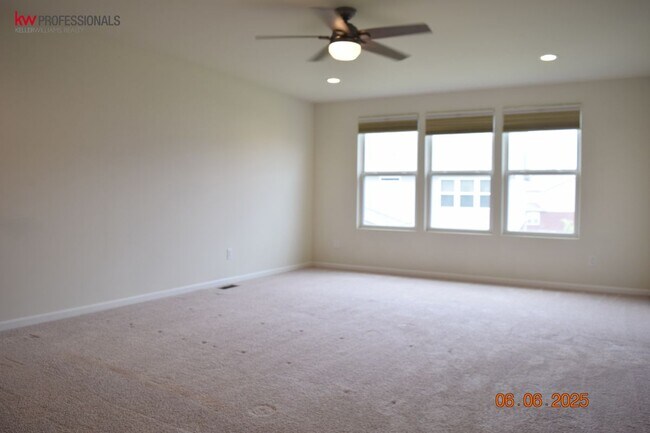 Building Photo - 49603 Shoreline Dr