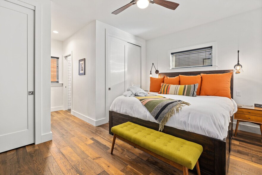 Building Photo - 510 SE Tourmaline Mews