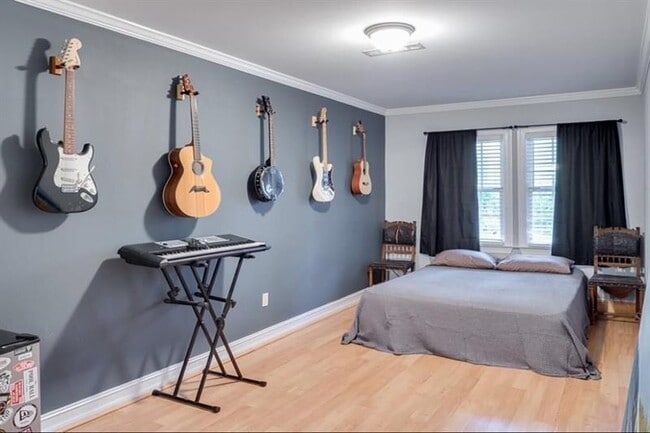 Building Photo - 331 Carpenter Dr NE