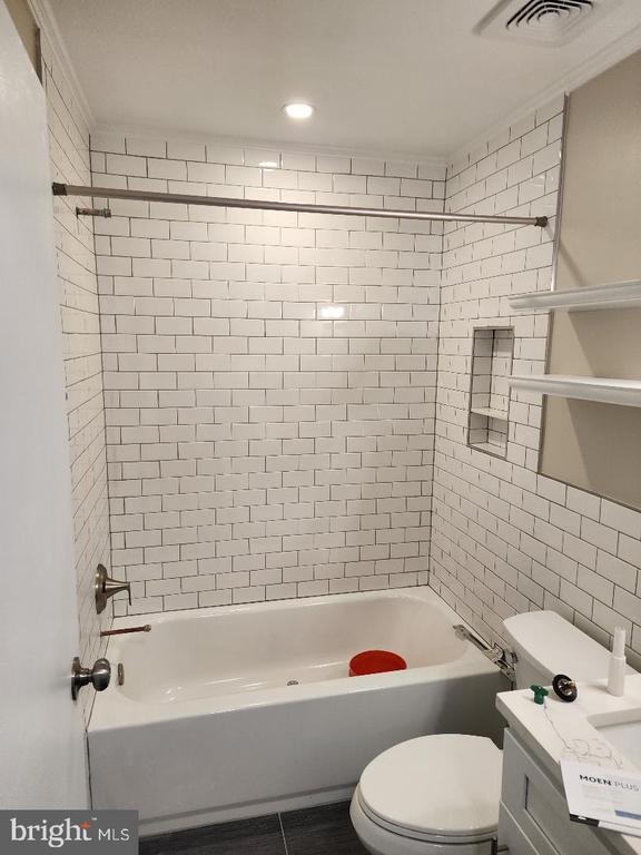 Building Photo - 205 E Cornell Dr