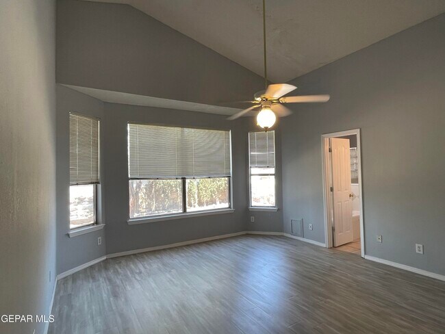 Building Photo - 3701 Trina Pl