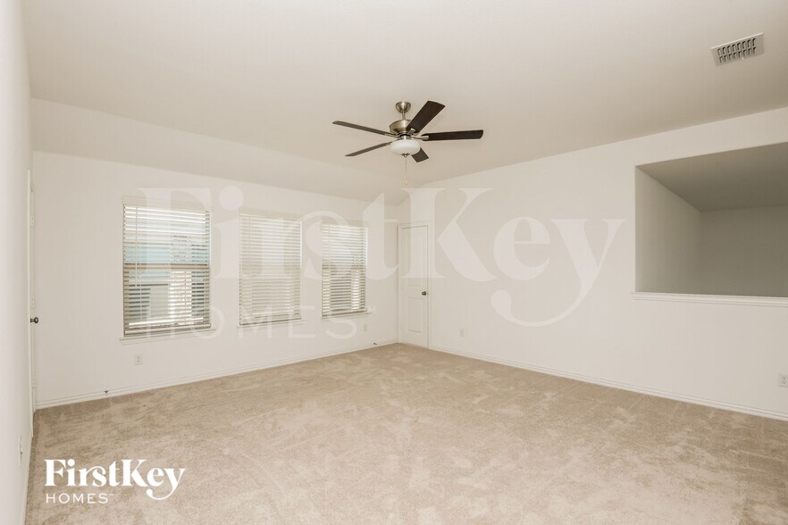 Building Photo - 2512 Northcote Dr