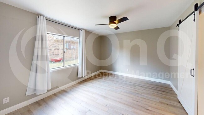 Building Photo - 1313 Milford Dr