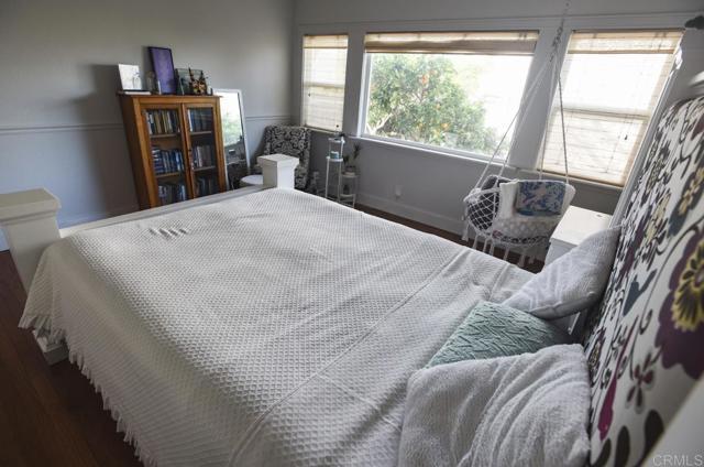 Building Photo - 5618 Bellevue Ave