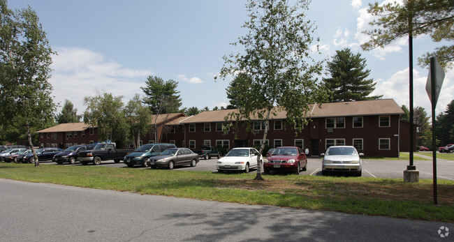 Primary Photo - Montcalm Apartments