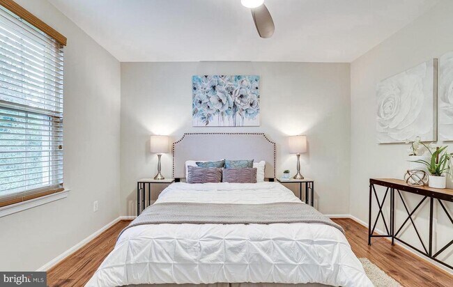 Building Photo - 13491 Old Dairy Ct