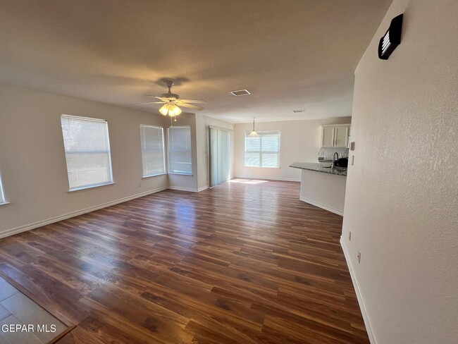 Building Photo - 7105 Tierra Roja St