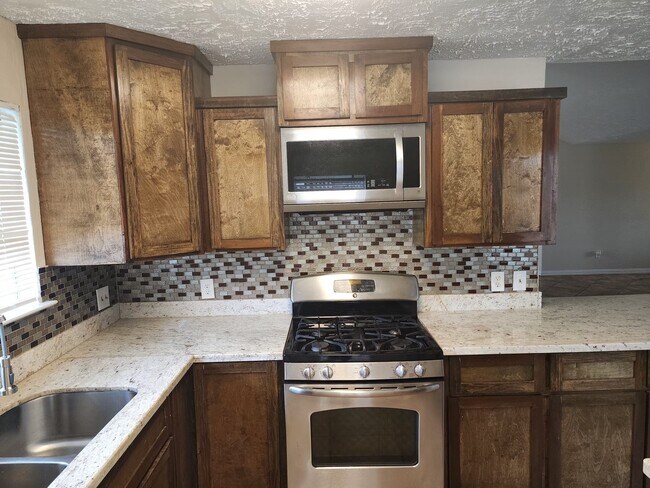 Building Photo - 715 Beechbend Dr