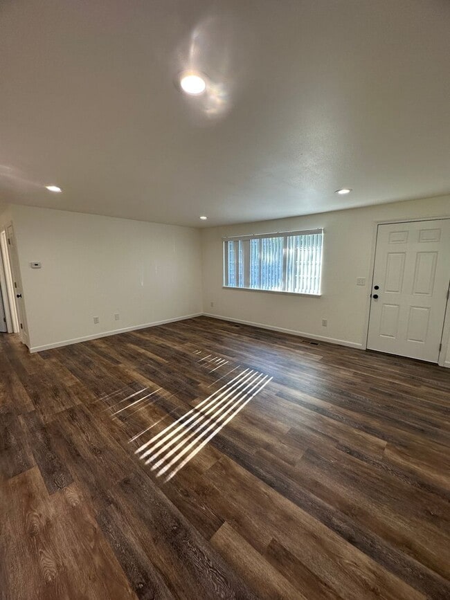 Building Photo - 9021 128th St E