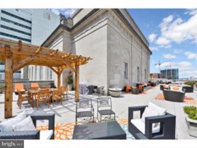 Building Photo - 1600 Arch St