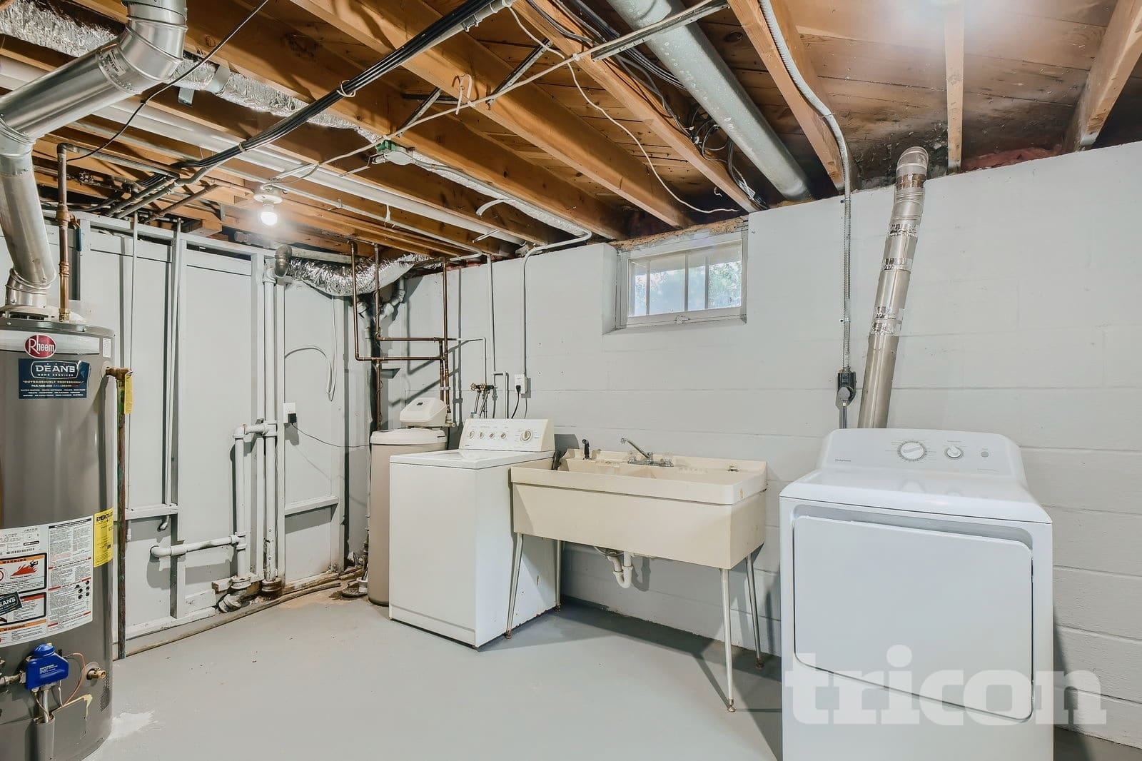 Building Photo - 7025 Grimes Ave N