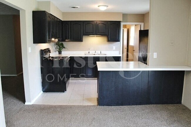 Building Photo - 4455 Stuart Dr