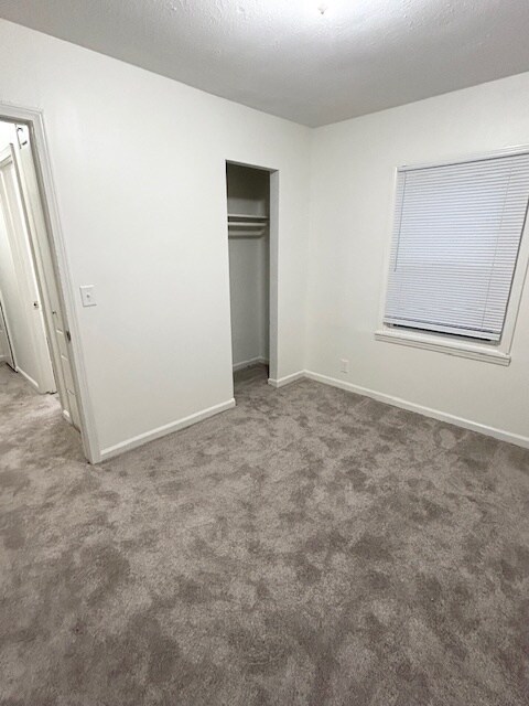 Building Photo - 6232 N Jacksonville Dr