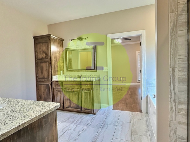 Building Photo - 4/2 home in Deatsville! Move in ready!