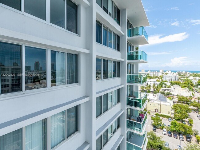 Building Photo - 1000 West Ave