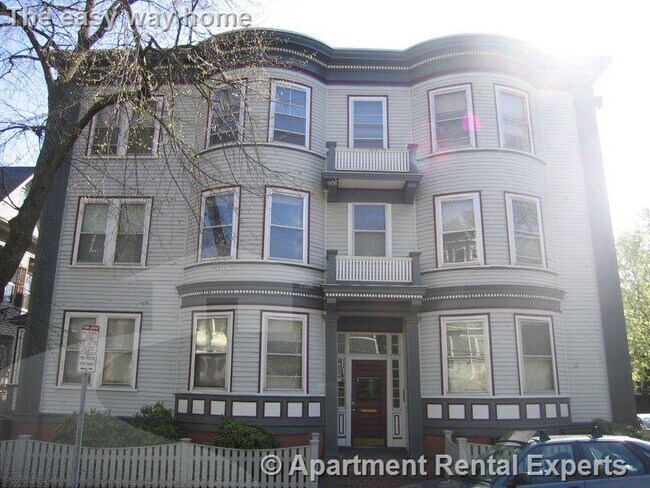 Building Photo - 18 Sanborn Ave