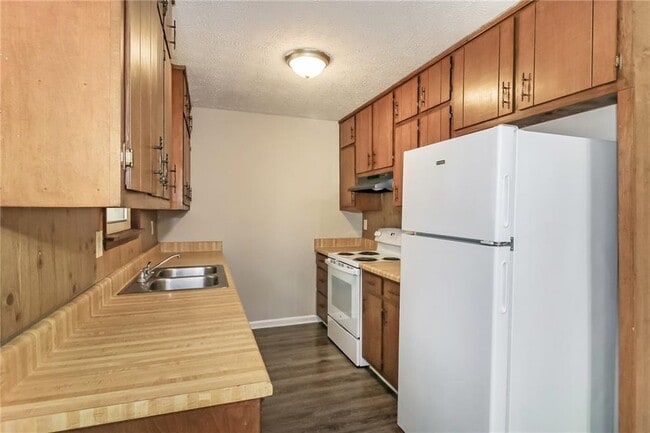 Building Photo - 307 Hamilton Glenn