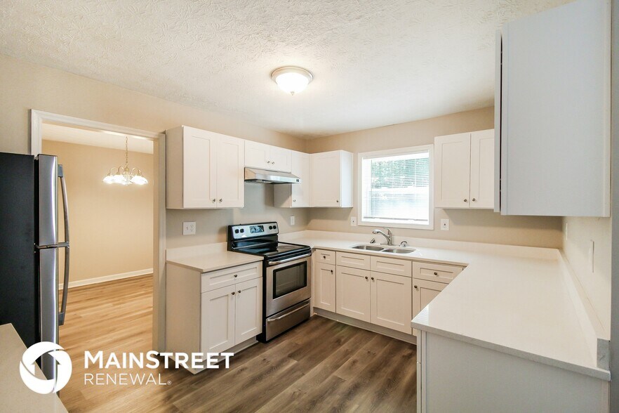 Building Photo - 6231 Willowbrook Dr