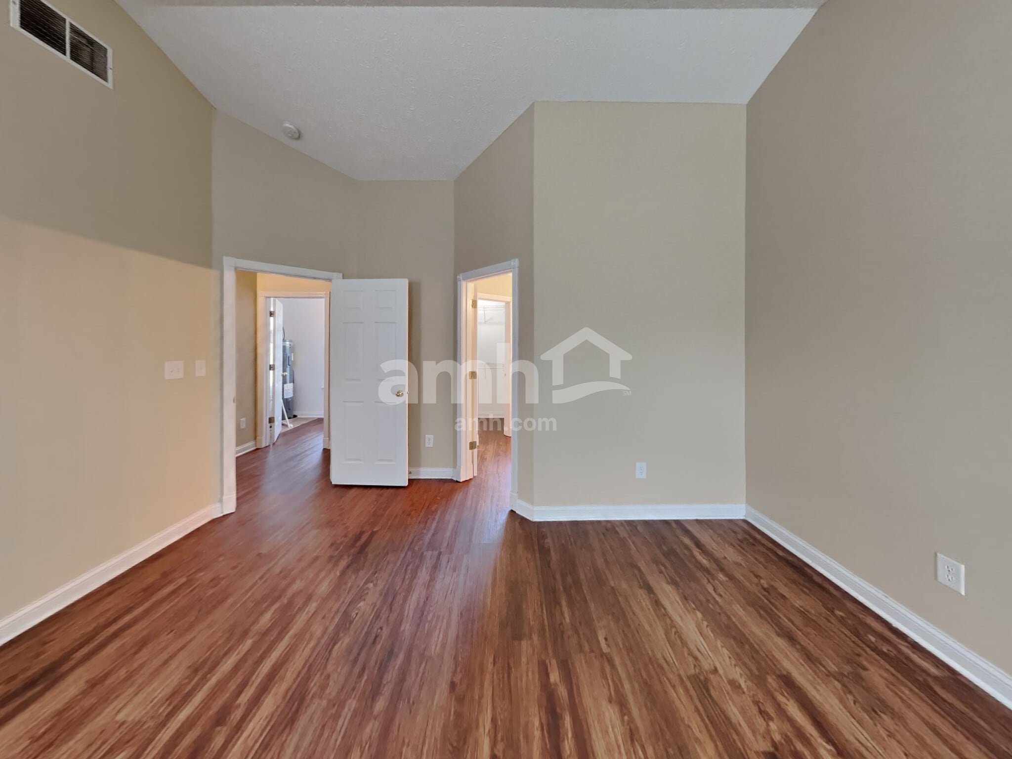 Building Photo - 10430 Wintergreen Way