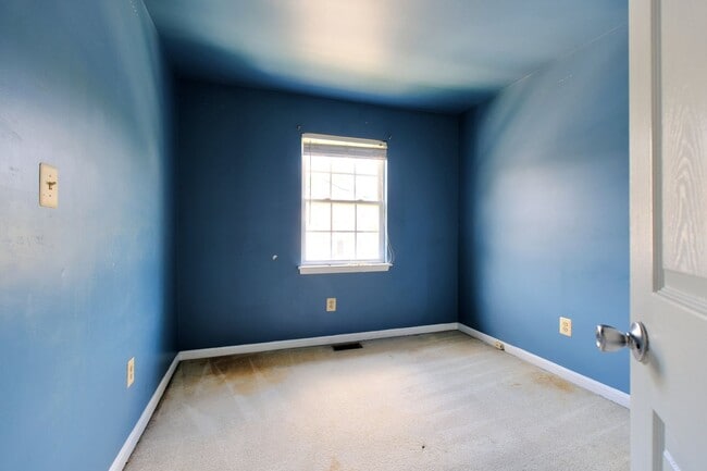 Building Photo - 3 bedroom 2.5 Bath In Oxon Hill Ready for ...