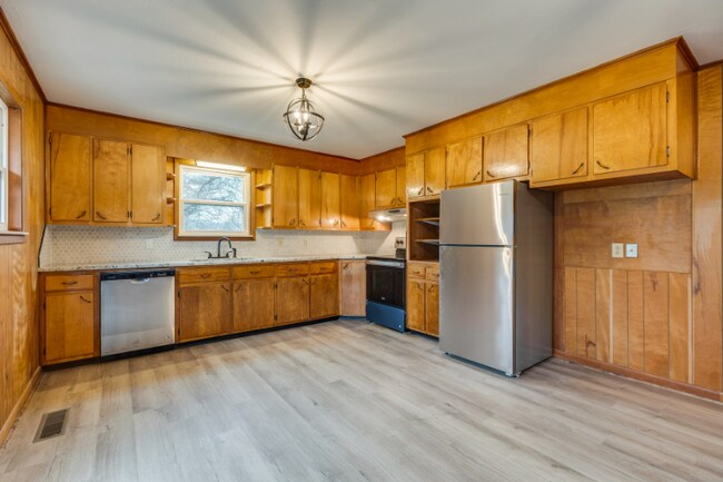 Building Photo - 134 Howes Chapel Rd