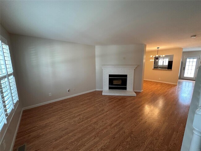 Building Photo - 16543 Carriage View Ct