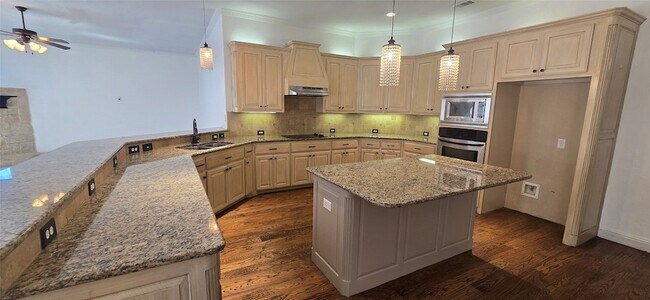 Building Photo - 2009 Stone River Blvd