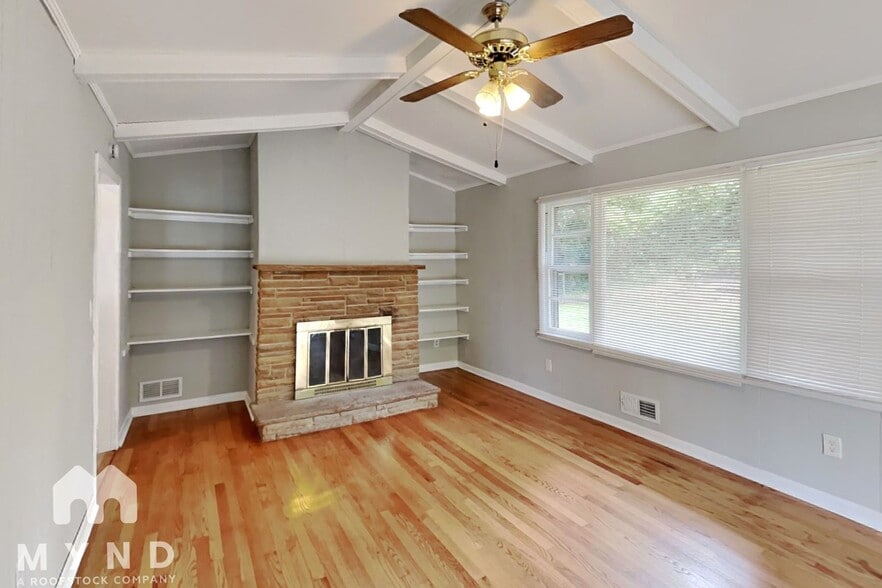 Building Photo - 1081 McCalla St NE