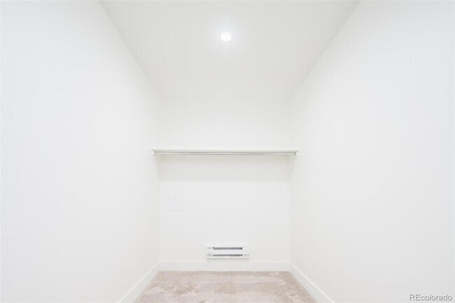 Building Photo - 267 S Jackson St