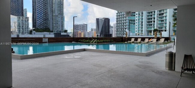 Building Photo - 350 S Miami Ave