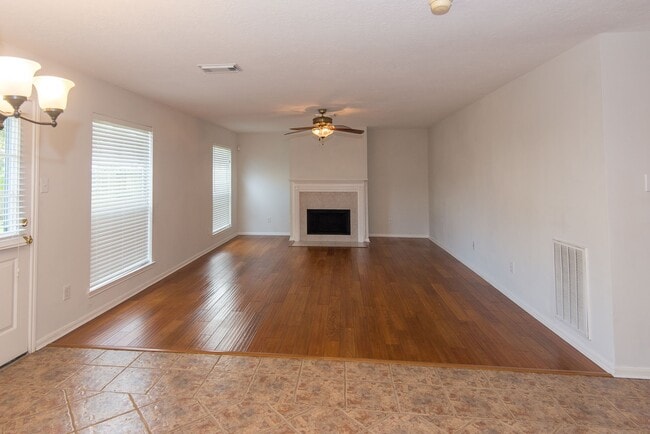 Building Photo - 2207 Ames St