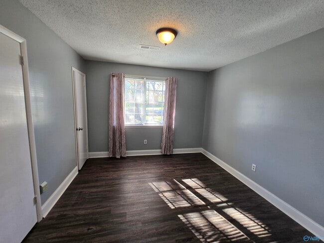 Building Photo - 159 Mallard Dr