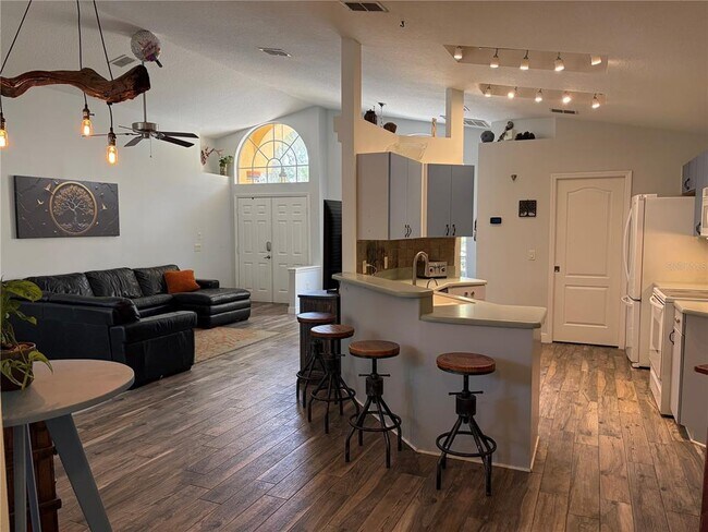 Building Photo - 3205 SE 23rd Pl