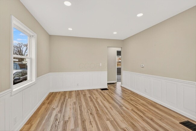 Building Photo - 2699 Pontiac St