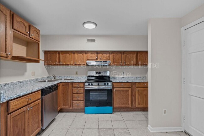 Building Photo - 2221-2223-2223 Rutger St