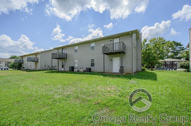 Building Photo - 815 Willow Pointe