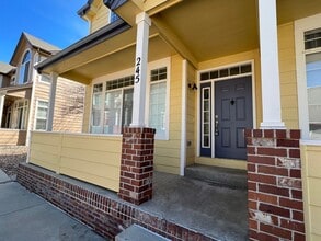 Building Photo - Updated 2B/2.5B In Summit at Rock Creek Community