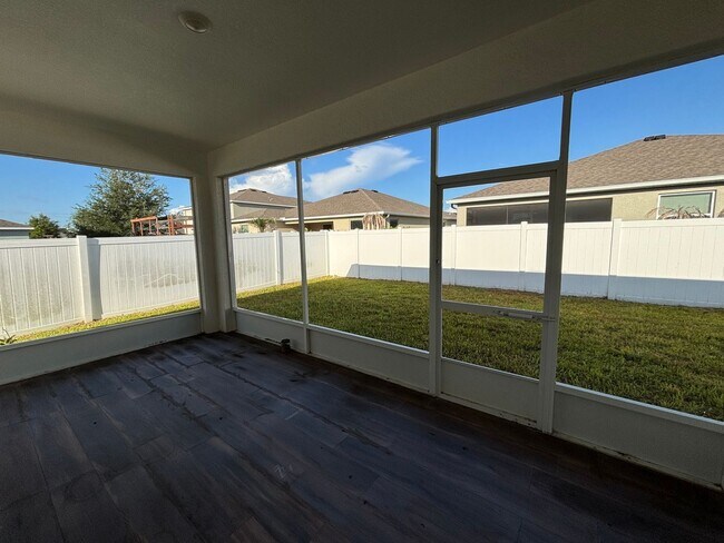 Building Photo - Large home in central Ocala location - Won't last