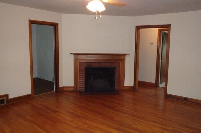 Building Photo - Park Avenue 153/157