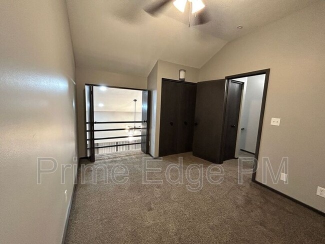 Building Photo - 1741 Ridgehaven Ct