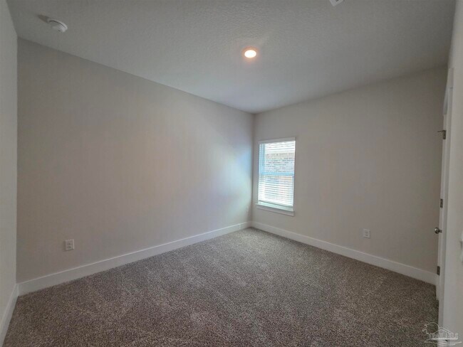 Building Photo - 5839 Sargassum Ln