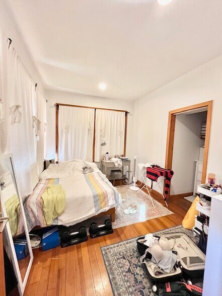 Building Photo - 25 Gibbs St