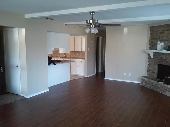 Building Photo - 410 Oleander St