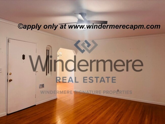 Building Photo - Charming Upper Land Park Home with Vintage Character and Natural Light — 2 Bed, 1 Bath