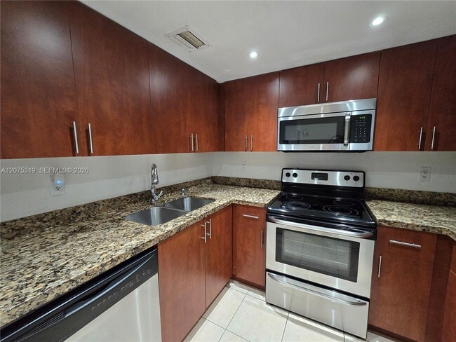 Building Photo - 6940 Miami Gardens Dr
