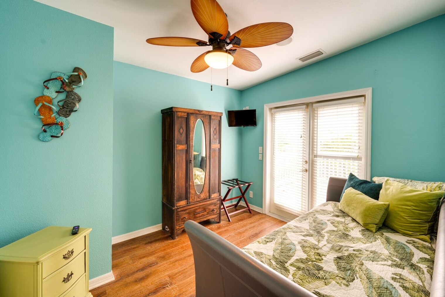 Building Photo - 31 Palm Dr