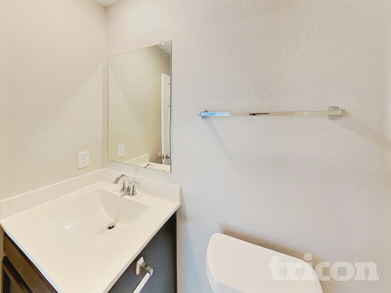 Building Photo - 10355 Dunlap