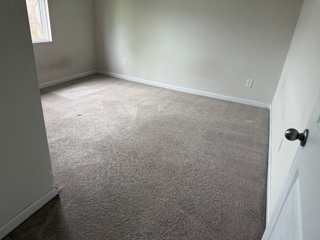 Building Photo - 4129 Chambord Dr