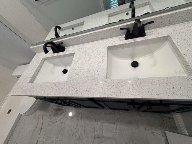 Building Photo - 1174 Haines Dr